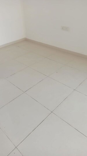 Room in 3.5 BHK Apartment at Amanora Gold Towers, Hadapsar – for Rent