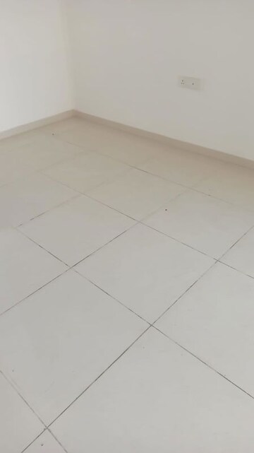 Room in 3.5 BHK Apartment at Amanora Gold Towers, Hadapsar – for Rent