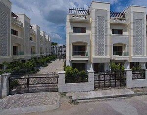 4 BHK Villa – Exterior View View at Hazratganj - for Rent