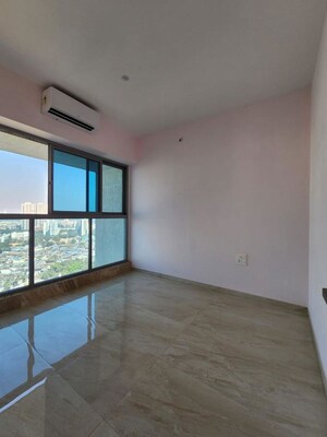 Room in 3.5 BHK Apartment at Rajesh White City, Kandivali East – for Sale