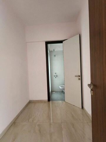  3.5 BHK Apartment at Rajesh White City, Kandivali East – for Sale