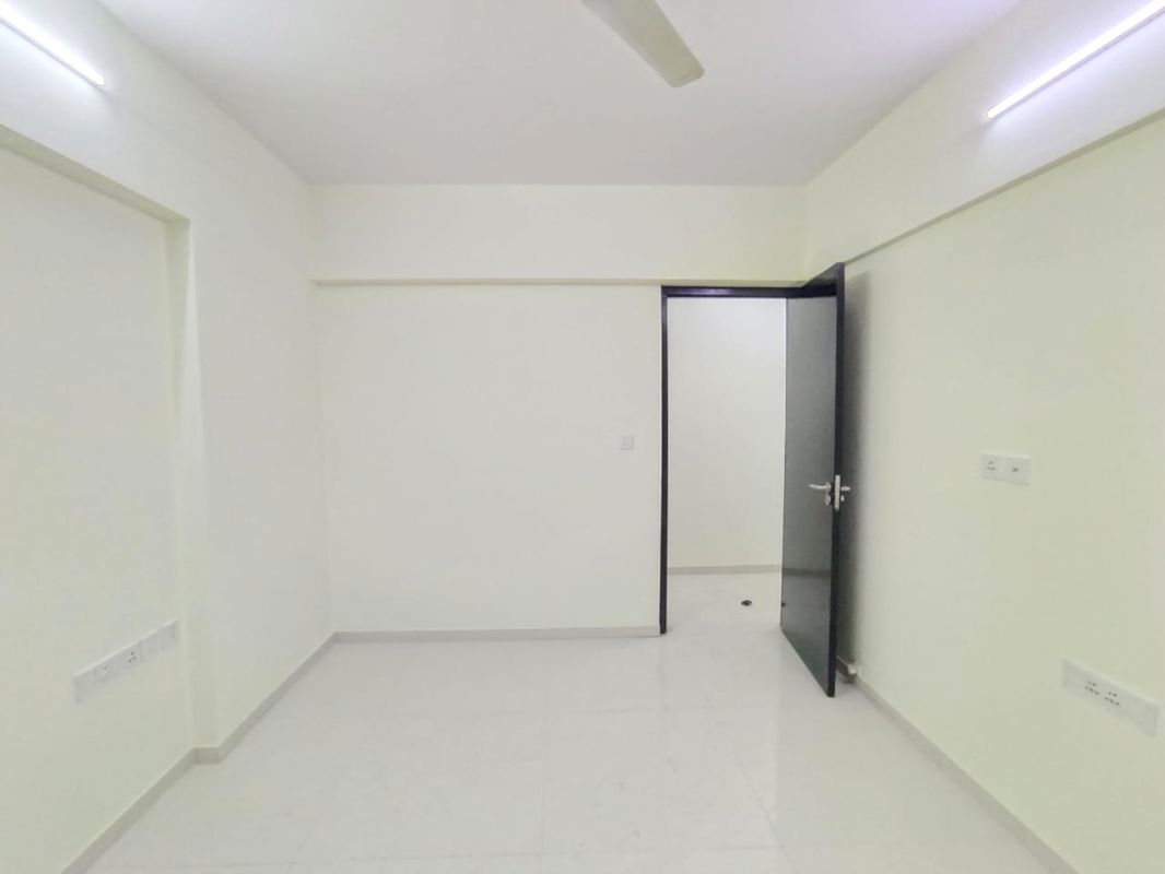 2 BHK Apartment For Rent in Vaibhavlaxmi East Syde