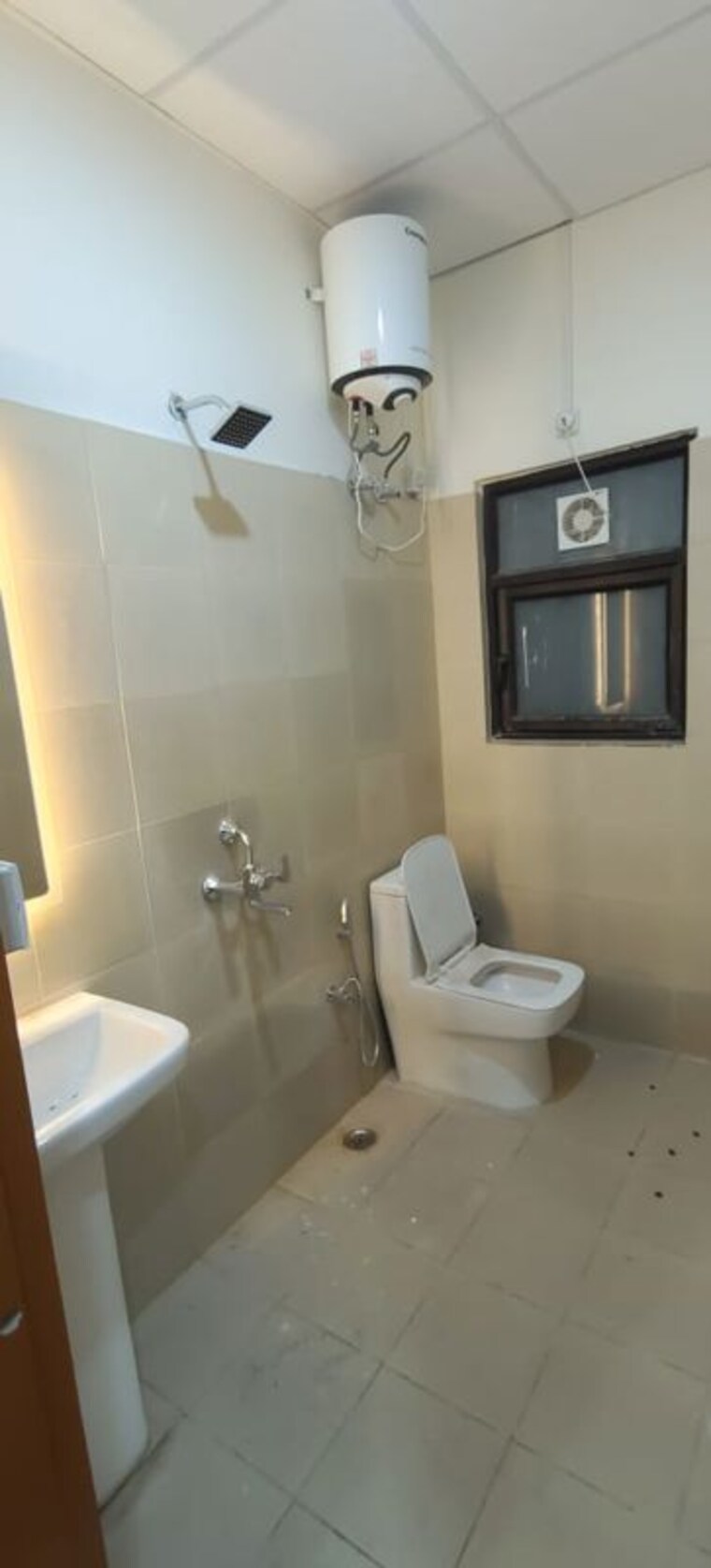 Attached Bathroom, sector 57 2 Bedroom 1500 Sq.Ft. Builder Floor In Sector 57 Gurgaon 9980268