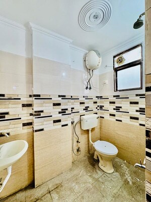 Master Bedroom in 2 BHK Builder Floor at Saket – for Rent