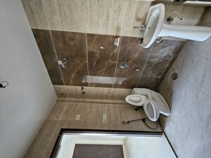 Furnished Amenities in 3 BHK Builder Floor at Green Fields Colony – for Sale