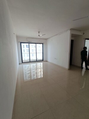 2 BHK Apartment For Rent in Sunteck City Avenue 1, Goregaon West