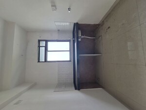 Room in 2 BHK Apartment at Gulmohar CHS Goregaon, Goregaon West – for Rent