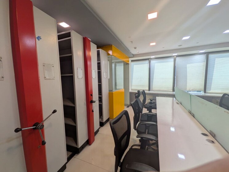 Team Area, jpv-synergy-court Commercial Office Space 1840 Sq.Ft. In Malad West Mumbai 9980371