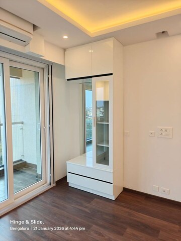 Room in 4 BHK Apartment at Phoenix One Banglore West, Rajaji Nagar – for Rent