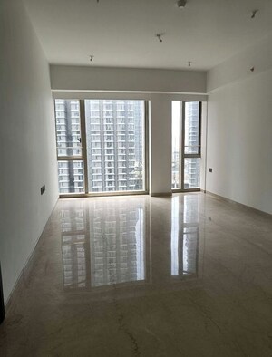 Room in 4 BHK Apartment at Lodha Sea Face, Worli – for Sale