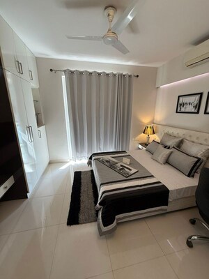 Master Bedroom in 3.5 BHK Apartment at Dwarka – for Rent