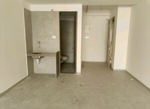 Room in  Office Space at Bhoomi 9 Business Bay, Malad West – for Sale