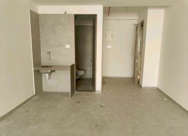 Room, bhoomi-9-business-bay Commercial Office Space 1450 Sq.Ft. In Malad West Mumbai 9980419