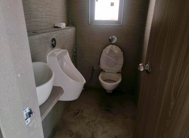 Washroom, bhoomi-9-business-bay Commercial Office Space 1450 Sq.Ft. In Malad West Mumbai 9980419