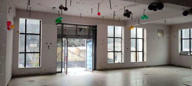 Room, sector 63 Commercial Office Space 6000 Sq.Ft. In Sector 63 Noida 9980422