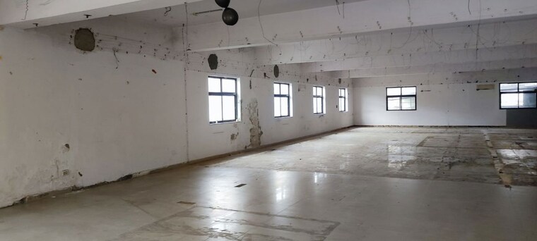 Room, sector 63 Commercial Office Space 6000 Sq.Ft. In Sector 63 Noida 9980422