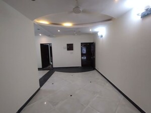Room in 4 BHK Apartment at Sector 11 Dwarka – for Sale