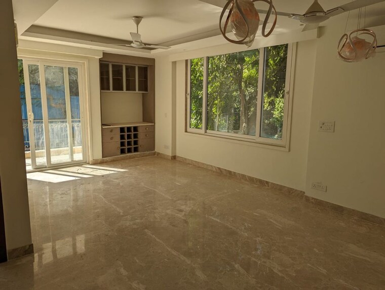 Living Room, dlf phase i 3 Bedroom 1800 Sq.Ft. Apartment In Dlf Phase I Gurgaon 9980429