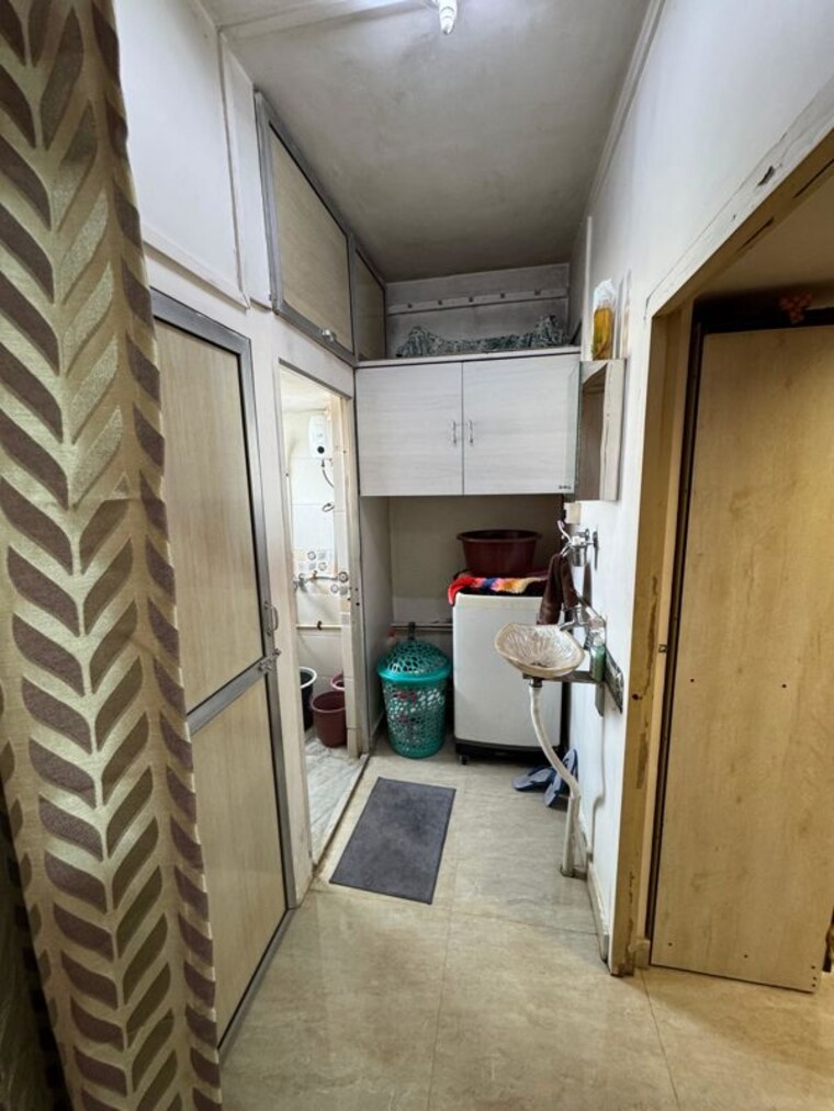 Bathroom, nagari-niwara-chs 1 Bedroom 480 Sq.Ft. Apartment In Goregaon East Mumbai 9980439