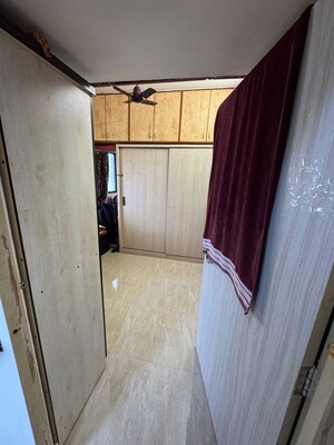 Room in 1 BHK Apartment at Nagari Niwara CHS, Goregaon East – for Rent