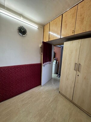 Room in 1 BHK Apartment at Nagari Niwara CHS, Goregaon East – for Rent