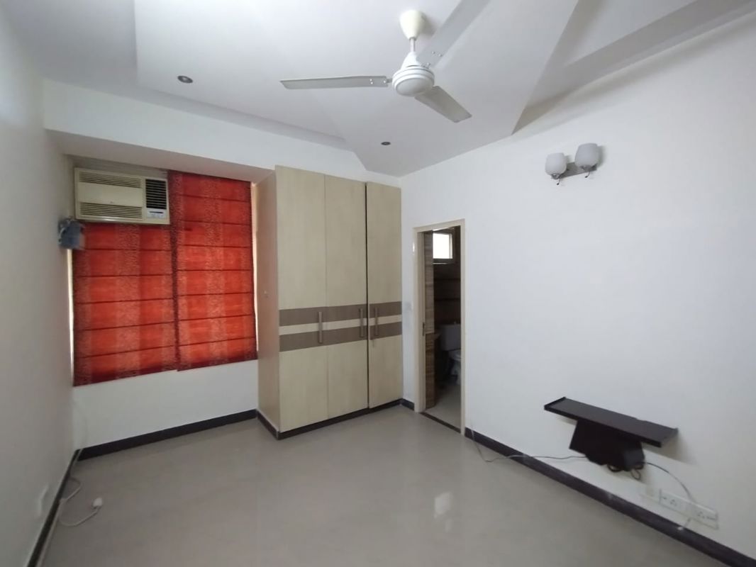 3.5 BHK + Servant Room Apartment For Rent in Sector 10 Dwarka