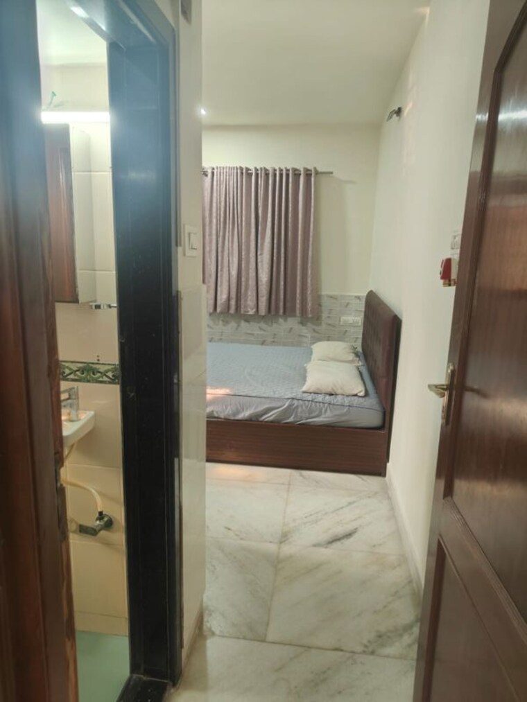 Master Bedroom, andheri west 1 Bedroom 450 Sq.Ft. Apartment In Andheri West Mumbai 9980418