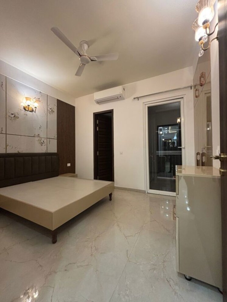 Room, smart-world-orchard 3 Bedroom 1680 Sq.Ft. Apartment In Sector 61 Gurgaon 9980489