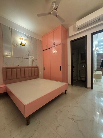 Room in 3 BHK Apartment at Smart World Orchard, Sector 61 – for Rent