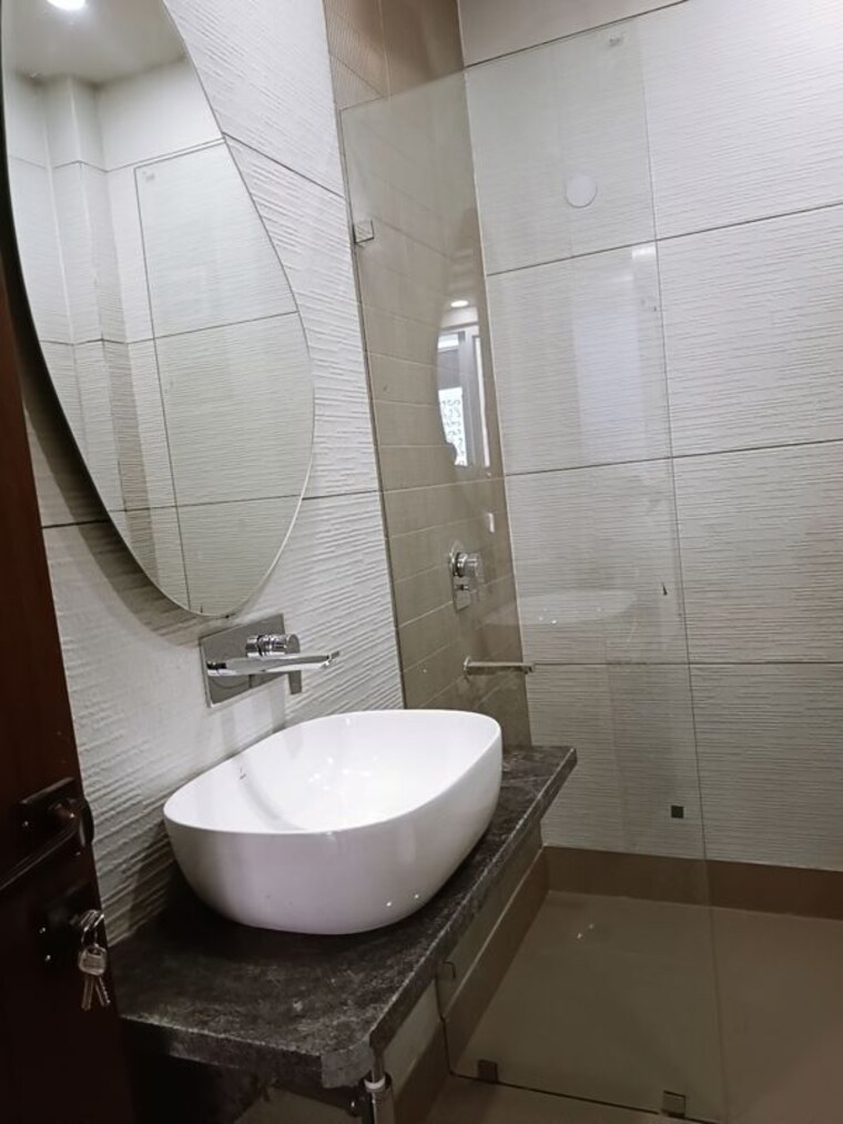 Bathroom, hari nagar 3 Bedroom 1800 Sq.Ft. Builder Floor In Hari Nagar Delhi 9980492