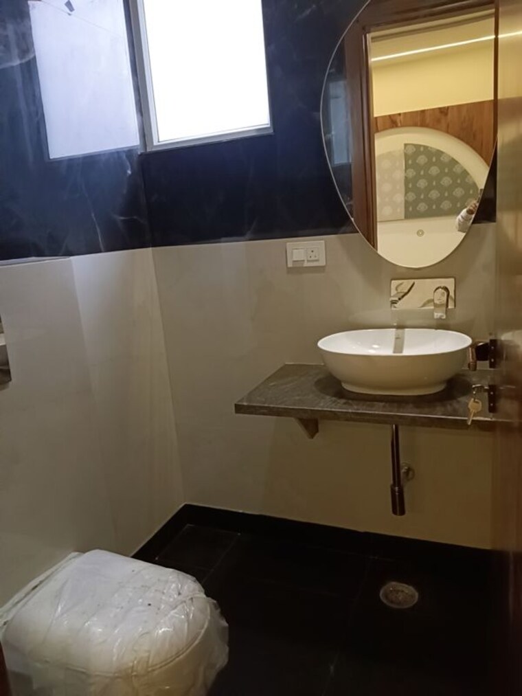 Bathroom, hari nagar 3 Bedroom 1800 Sq.Ft. Builder Floor In Hari Nagar Delhi 9980492