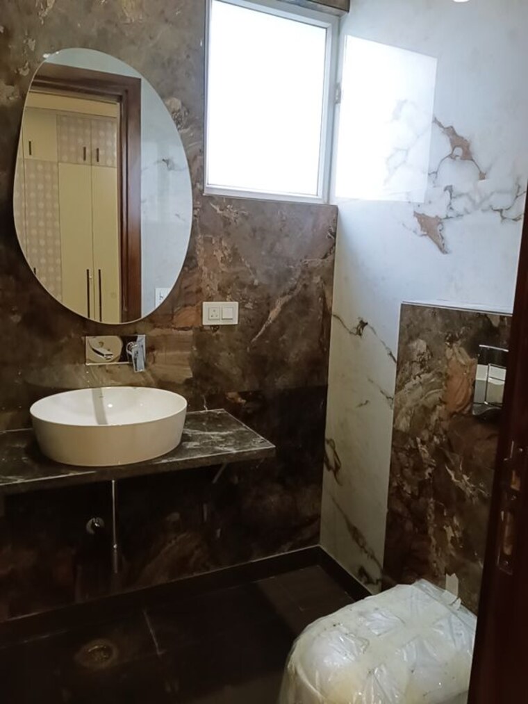 Bathroom, hari nagar 3 Bedroom 1800 Sq.Ft. Builder Floor In Hari Nagar Delhi 9980492