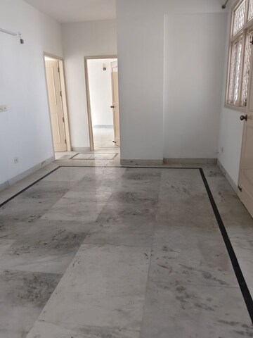 Room in 4 BHK Apartment at Royal Towers Noida, Sector 61 – for Rent