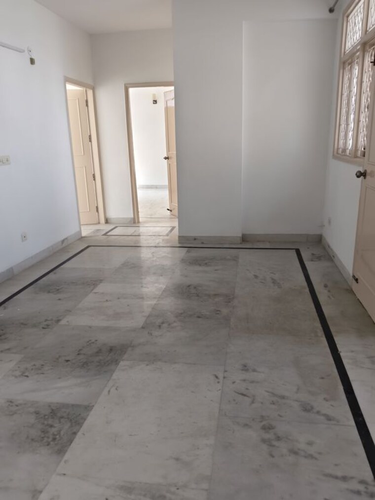 Room, royal-towers-noida 4 Bedroom 2400 Sq.Ft. Apartment In Sector 61 Noida 9980498