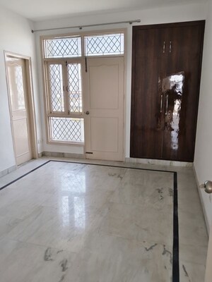 Room in 4 BHK Apartment at Royal Towers Noida, Sector 61 – for Rent