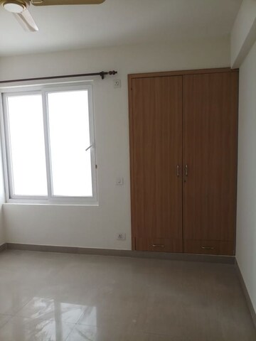 Room in 3 BHK Apartment at Ramprastha City The Edge Towers, Sector 37d – for Sale