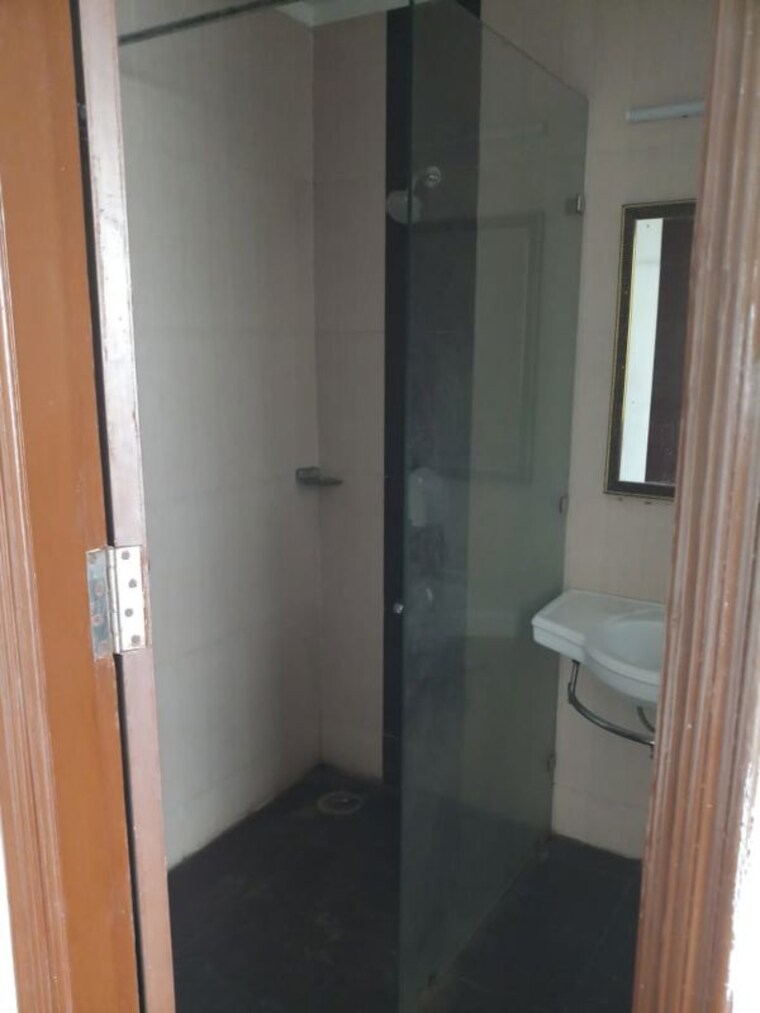 Bathroom, ramprastha-city-the-edge-towers 3 Bedroom 1770 Sq.Ft. Apartment In Sector 37d Gurgaon 9980493