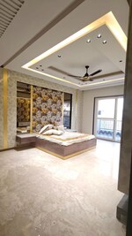 4 BHK + Pooja Room,Servant Room,Study Room 600 Sq.Yd. Builder Floor in Sector 17