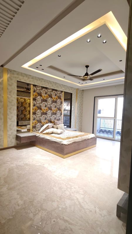4 BHK + Pooja Room,Servant Room,Study Room Builder Floor For Sale in Sector 17
