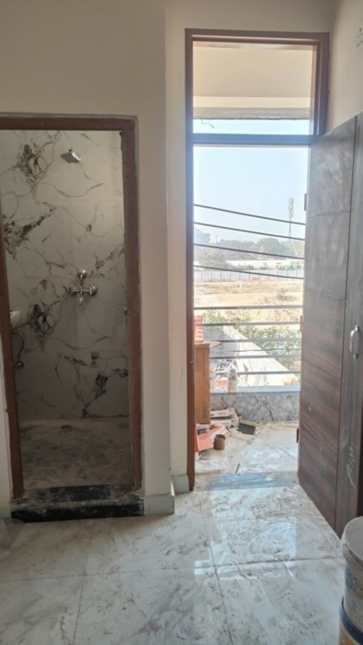 Balcony, sector 23a 1 Bedroom 560 Sq.Ft. Independent House In Sector 23a Gurgaon 9980537