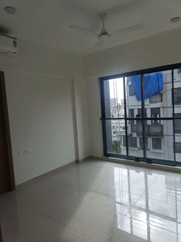 Room in 3 BHK Apartment at S Raheja Silver Rock, Bandra West – for Rent