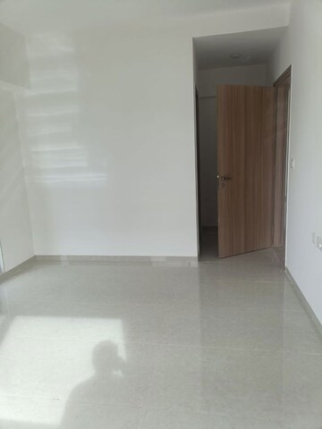 Room in 3 BHK Apartment at S Raheja Silver Rock, Bandra West – for Rent