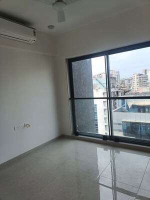 Room in 3 BHK Apartment at S Raheja Silver Rock, Bandra West – for Rent