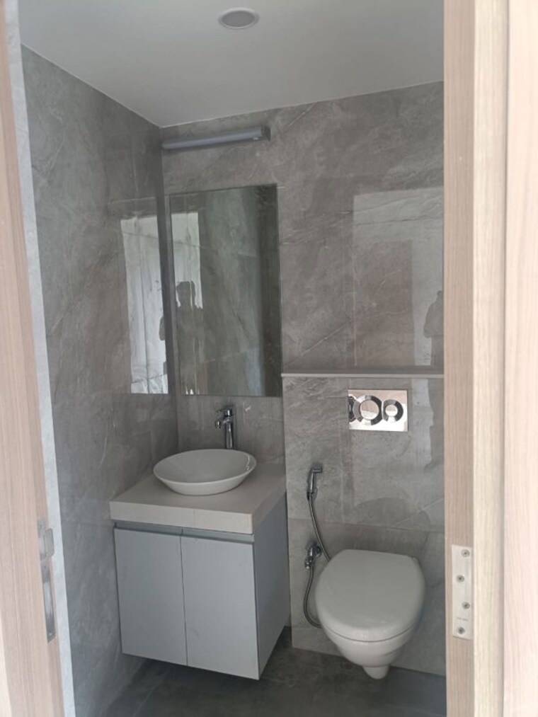 Bathroom, s-raheja-silver-rock 3 Bedroom 1300 Sq.Ft. Apartment In Bandra West Mumbai 9980546