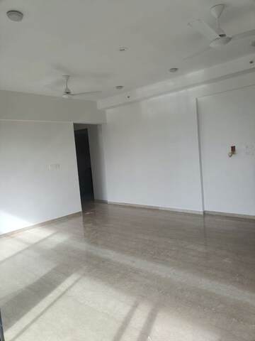 Room in 3 BHK Apartment at S Raheja Silver Rock, Bandra West – for Rent