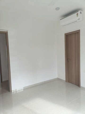 Room in 3 BHK Apartment at S Raheja Silver Rock, Bandra West – for Rent