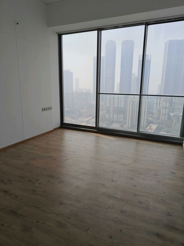 3 BHK + Servant Room,Study Room Apartment For Sale in Rustomjee Crown