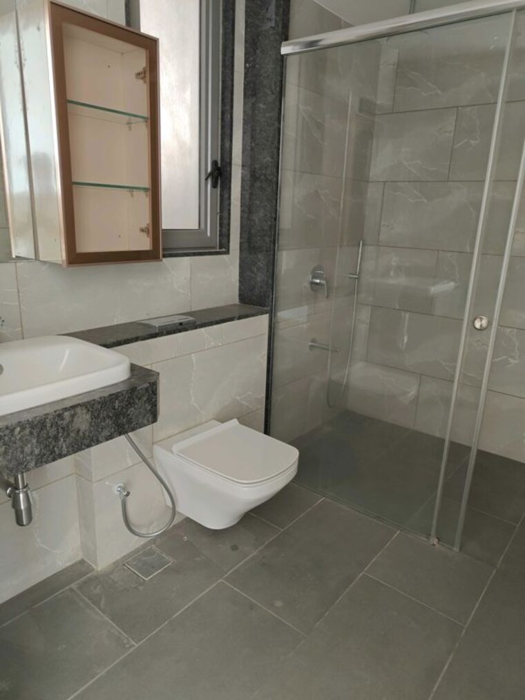Bathroom, rustomjee-crown 3 Bedroom 1430 Sq.Ft. Apartment In Prabhadevi Mumbai 9980436