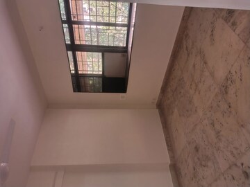 Room in 2 BHK Apartment at Royal Classic Co Op Society, Andheri West – for Rent