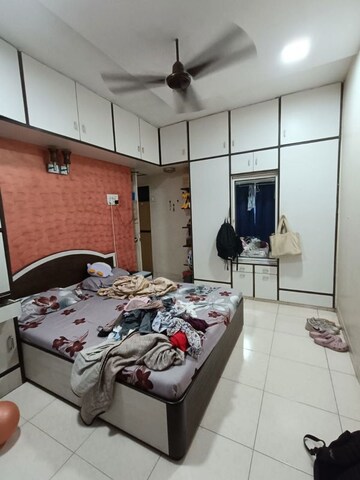 Bedroom in 3.5 BHK Apartment at Vinit Tower, Andheri West – for Rent